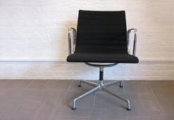 Eames Aluminium Group, 1958 -Vitra Store Aluminium group 03