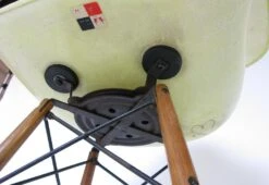 Eames PAW Swivel Chair, 1950 -Vitra Store DAW vintage 03