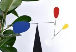 Paris Decorative Mobile -Vitra Store Paris mobile S 3