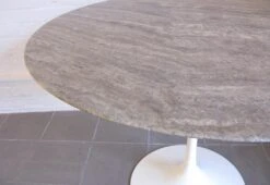 Eero Saarinen Tulip Table, 1953 7 Eero Saarinen Tulip Table, 1953 -Vitra Store Table 05