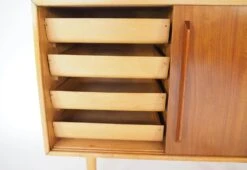 Robin Day Hilleplan Unit C, 1952 -Vitra Store Vintage Robin Day Hilleplan Unit C drawers 3