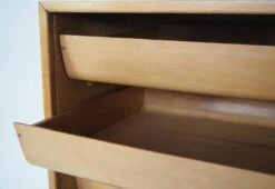 Robin Day Hilleplan Unit C, 1952 -Vitra Store Vintage Robin Day Hilleplan Unit C drawers drawer detail