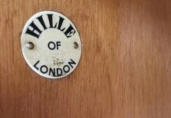 Robin Day Hilleplan Unit C, 1952 -Vitra Store Vintage Robin Day Hilleplan Unit C drawers logo detail 2