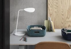 Muuto Leaf Table Lamp -Vitra Store leaf table lamp 2
