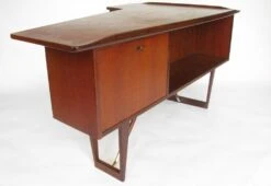 Peter Lovig Nielsen Desk , 1955 -Vitra Store lovig desk 04