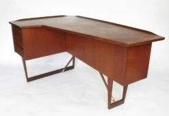 Peter Lovig Nielsen Desk , 1955 -Vitra Store lovig desk 05