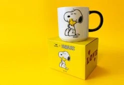 Peanuts Love Mug -Vitra Store magpie peanuts love mug 5