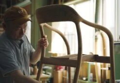 Tako Armchair 11 Tako Armchair -Vitra Store maruni 2020 Still 4