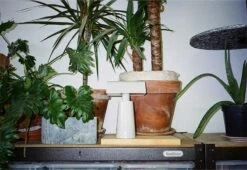 Caret Portable Light, 2022 21 Caret Portable Light, 2022 -Vitra Store tradition Matteo Fogale Caret feature 1