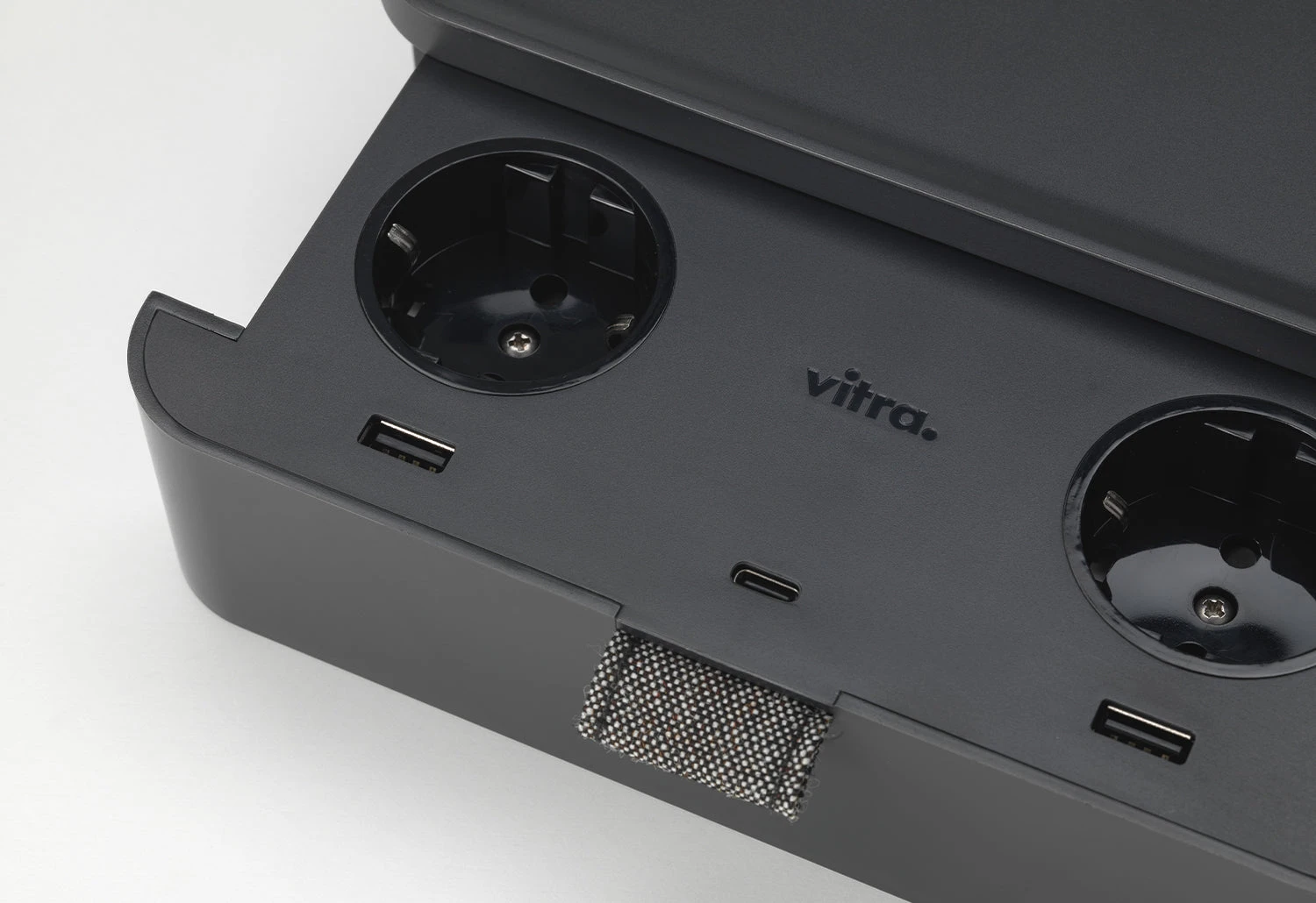 Vitra Ampi Charger, 2021 11 Vitra Ampi Charger, 2021 - Image 11