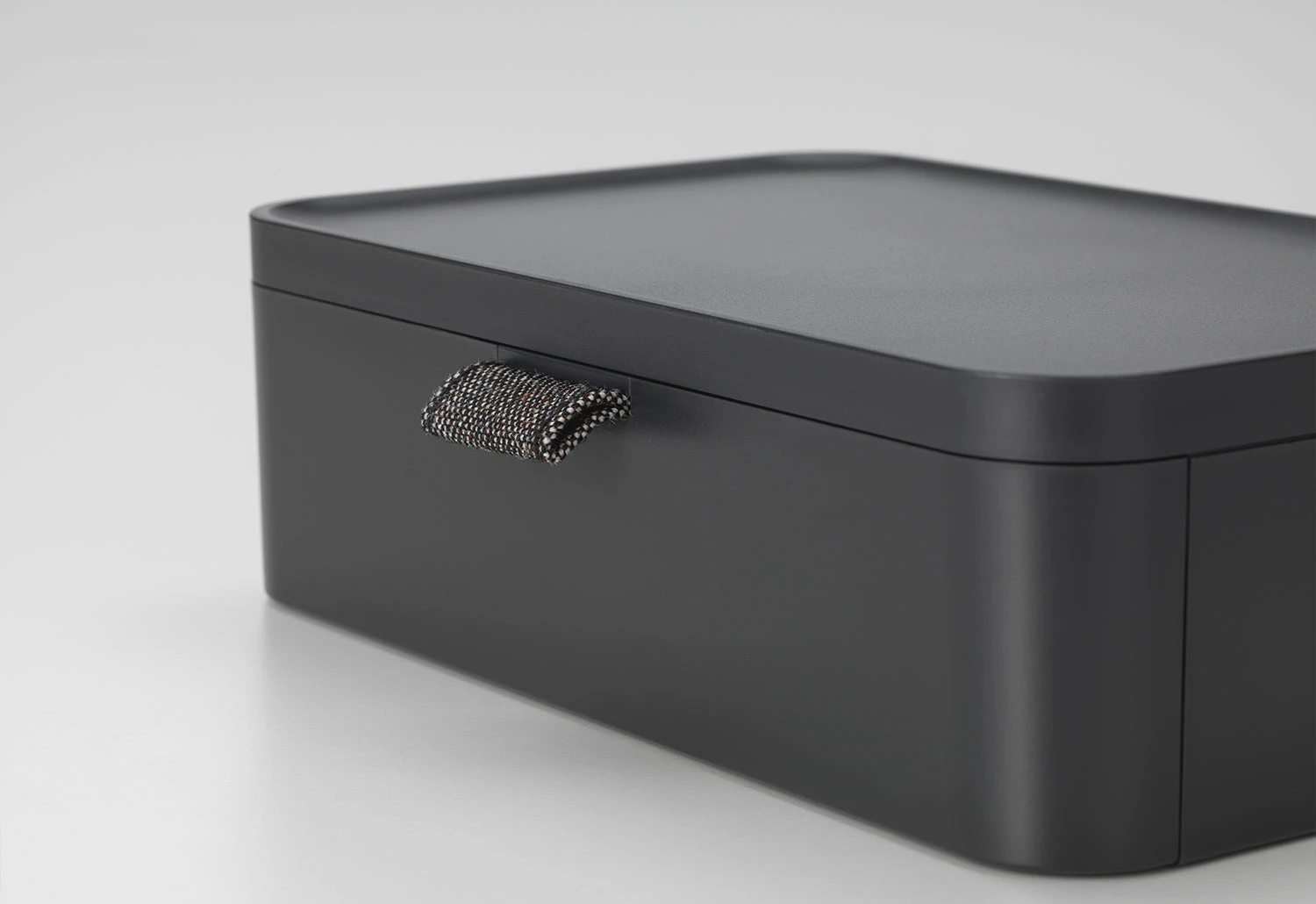 Vitra Ampi Charger, 2021 12 Vitra Ampi Charger, 2021 - Image 12